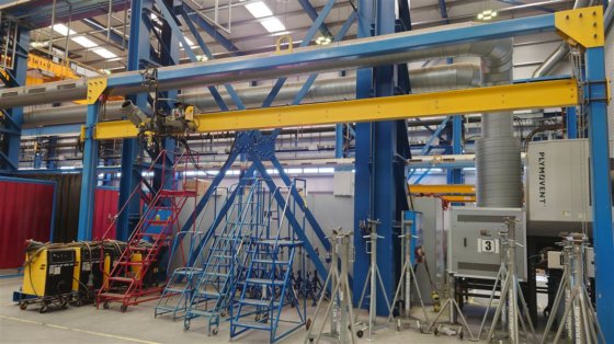 伊萨行进速度 横梁滑架 立柱和吊杆