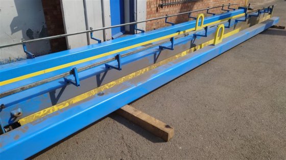 伊萨行进速度 横梁滑架 立柱和吊杆