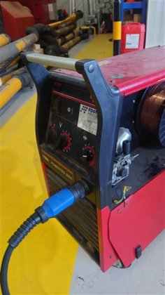 林肯 Powertec 300c MIG 焊接设备