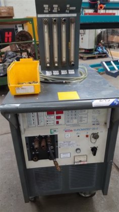 博德 PCB 柱和吊杆