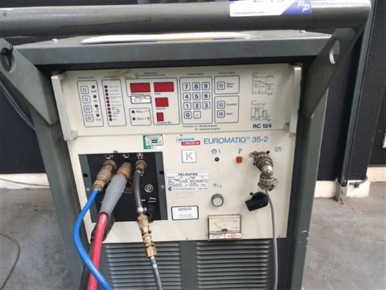 博德 PCB 柱和吊杆