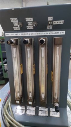 博德 PCB 柱和吊杆