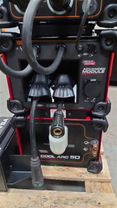 林肯 AutoDrive MIG 焊接设备