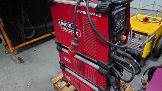 林肯 AutoDrive MIG 焊接设备