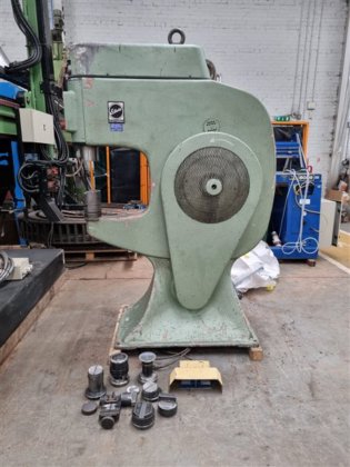 Eckold KF 460 牛皮纸成型机机床