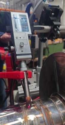 光纤激光焊接机 1.5kw，双摇摆头，带进料 220V 特殊焊接应用