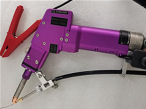 光纤激光焊接机 1.5kw，双摇摆头，带进料 220V 特殊焊接应用