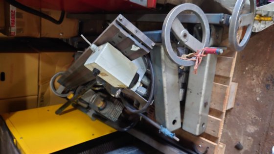 伊萨A6立柱和吊杆