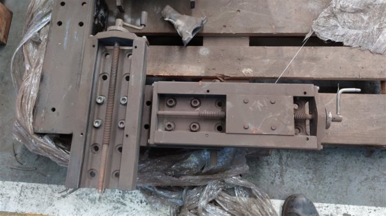 伊萨A6立柱和吊杆