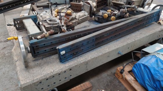 伊萨A6立柱和吊杆