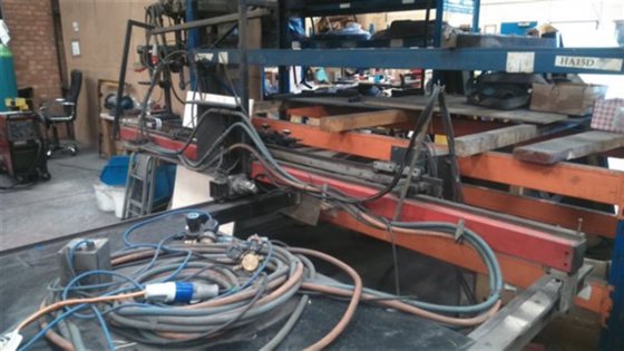 中银西屋型材机