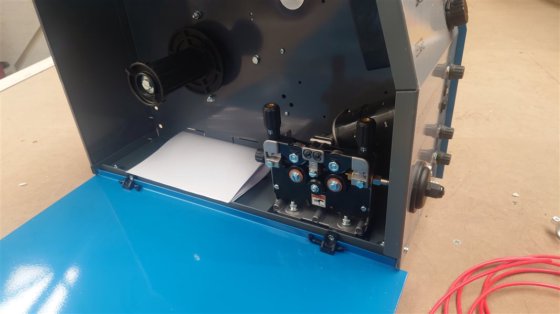 交直流焊接设备的自动冷丝氩弧焊送丝装置