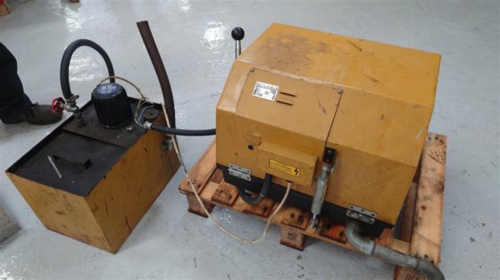 Buehler 磨料切割机 Metaserv 和泵机床