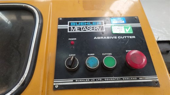 Buehler 磨料切割机 Metaserv 和泵机床