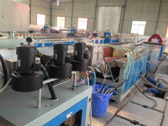 木塑型材生产线