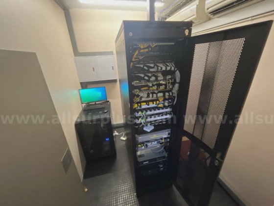 42U Enclosed Server/Network Rack with Patch Panels, Switches, Cable Ma ...