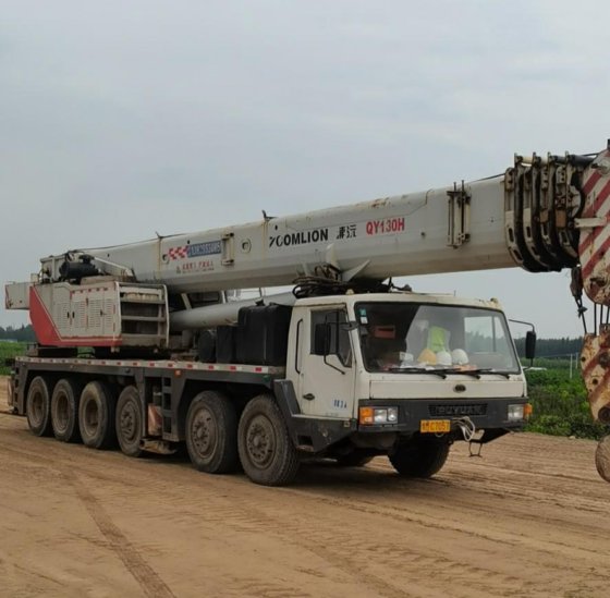 2010 ZOOMLION brand 100t truck crane, condition ZOOMLION crane, kato