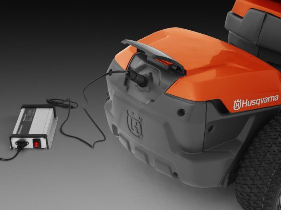 Husqvarna Battery Rider 112iC In Rhauderfehn Germany
