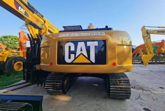 2020 CAT 320D2