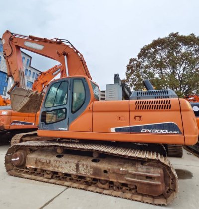 2017 Doosan DX 300 LC