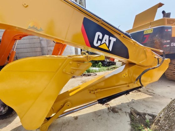 2018 CAT 320 D
