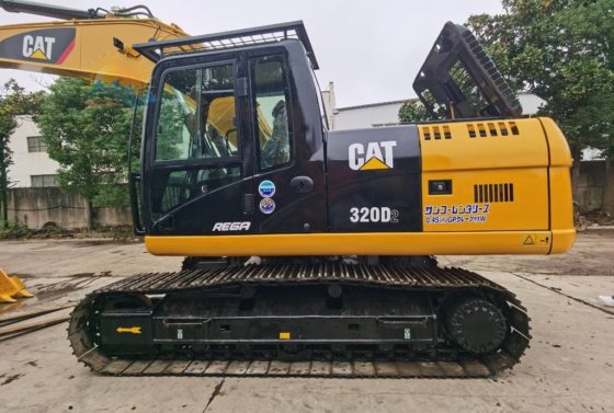 2020 CAT 320d2
