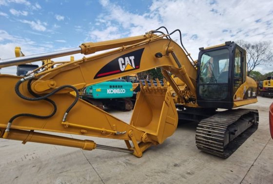 2020 CAT 320 C L