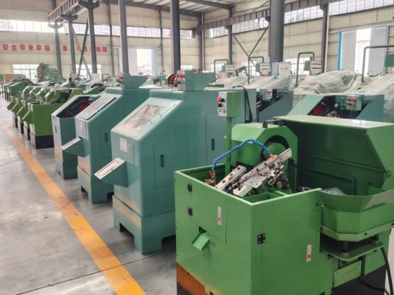 自动螺栓螺母制造机动力锤锻造冷镦机