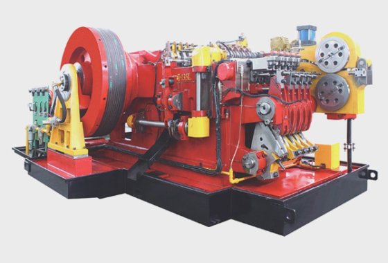 Machine de forgeage à froid