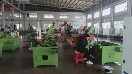 M10特別ナット部品用自動タップ機