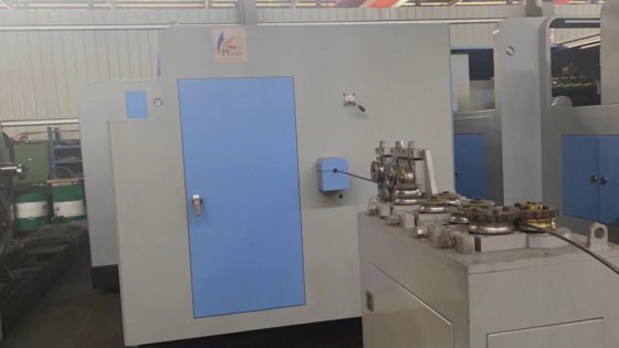 ソースナッツ製造機 ボルト成形機 3 ダイ 3