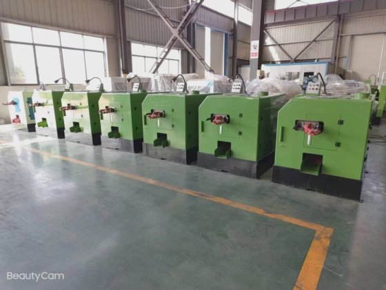 彩虹自动螺丝制造机制造冷镦机