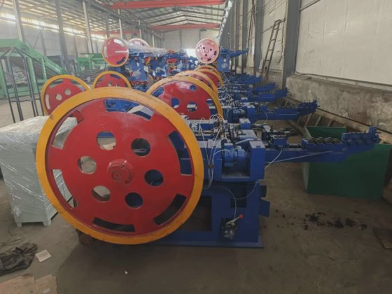 高速廉价自动制钉机