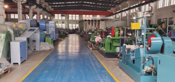 彩虹自动滚丝机，用于高速螺栓滚丝