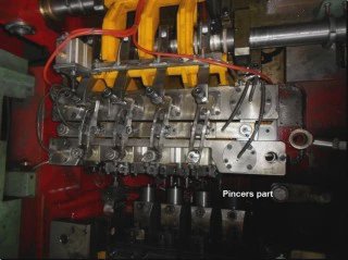 6 ダイ 7 エクストラロングナット鍛造機のスペアパーツフォーマー 高速仕様