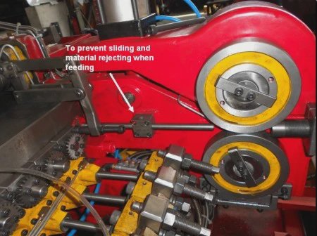 自动多工位冷镦成形器