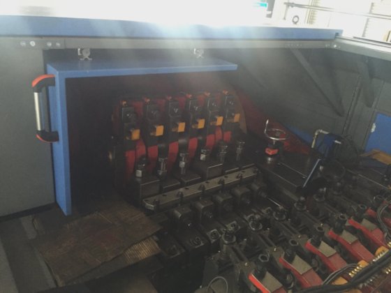 Rbf 系列六工位自动冷栓机