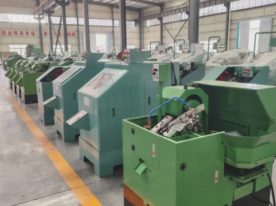 经济高效的 1 模 2 吹冷镦机