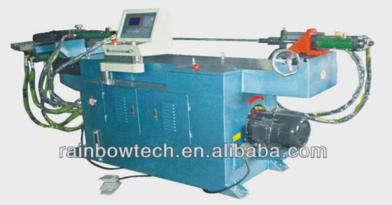Máquina para dobrar tubos com