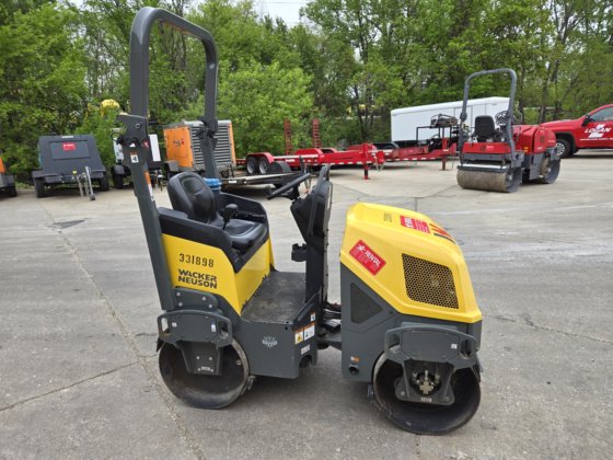Wacker Neuson Rops 2022 Wacker Neuson RD12L-ROPS in Des Moines, IA, USA