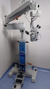 Operating microscope with side observer and Zeiss Universal S3B camera ...