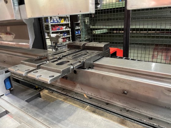 2002 Amada HFE 220-4