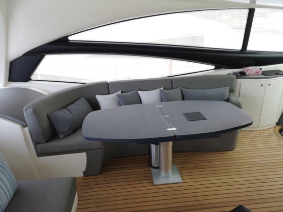 2007 Pershing 62