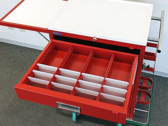 救急カート / --