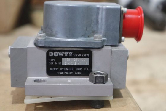 Dowty 伺服阀