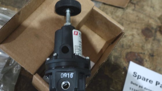 フェアチャイルド空気圧精密レギュレーター モデル10