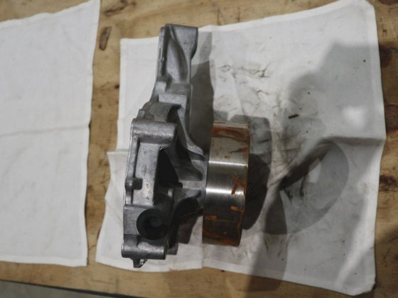 沃尔沃遍达冷却水泵