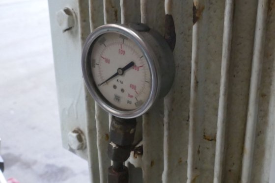 带油冷却器的液压油箱