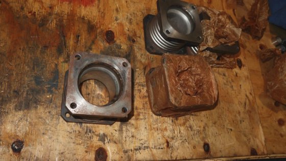 苏尔寿轴向伸缩件，带 6 个折叠，用于排气管道 H81220