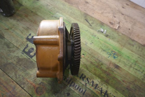 卡特彼勒冷却泵